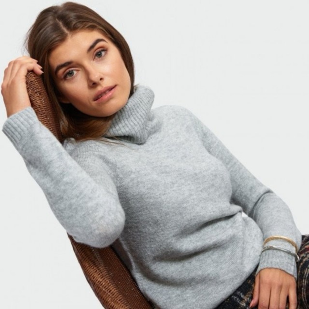 RW&Co Cashmere Blend Turtleneck Sweater Women’s Medium